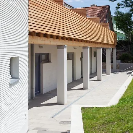 Dovolena Bez Starosti - U Venuse * Pavlov